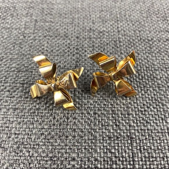 Vintage Gold Metal Bow Screw Back Earrings - Picture 4 of 6
